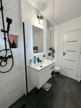 APARTAMENT MODERN DE VÂNZARE – ASTRA, COMPLET RENOVAT ȘI UTILAT