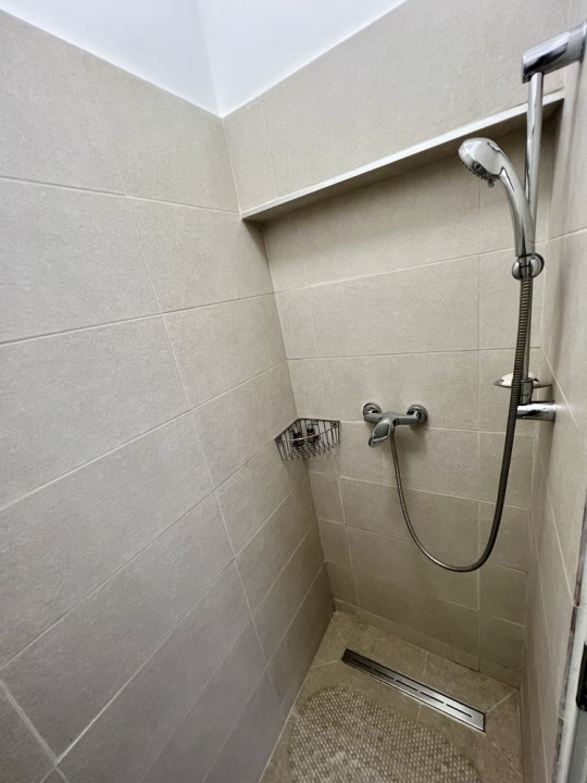 Chirie garsonieră compactă și utilată – zona Lux Divina, Brașov