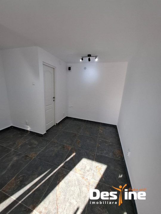 Piata Nicolina Spatiu comercial 16 mp