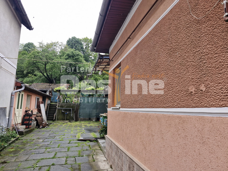 Casă frumoasă - zonă liniștită