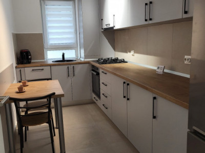 APARTAMENT 2 CAMERE ZONA TRACTORUL COMPLEXUL Qualis 2 - MOBILAT MODERN 