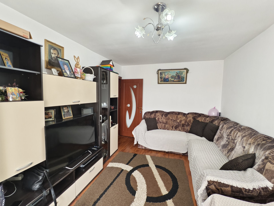 Apartament 3 camere decomandat zona Cantacuzino