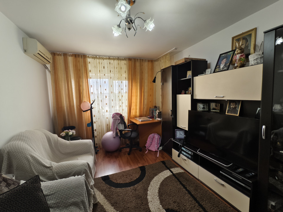 Apartament 3 camere decomandat zona Cantacuzino