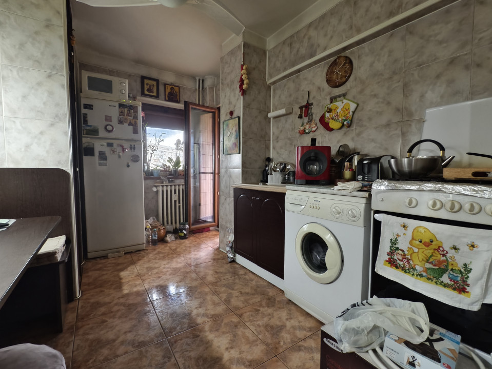 Apartament 2 camere decomandat rond Caraiman