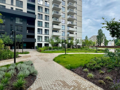 Apartament super ofertă în Silk District! 2 camere, terasă mare și parcare