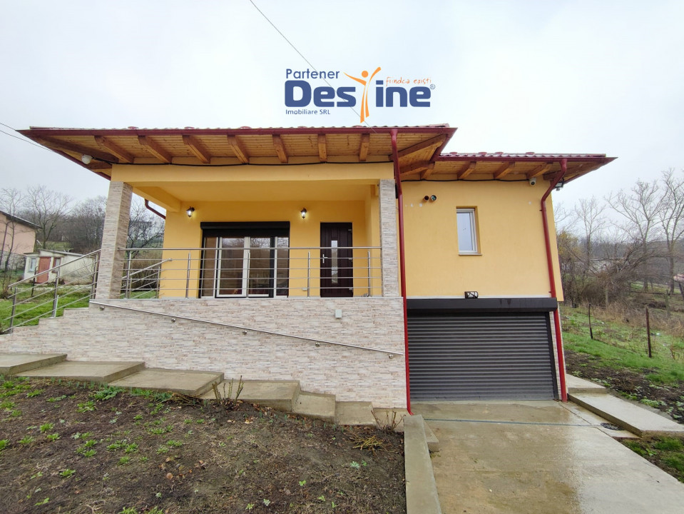 Casă individuală 63mp + 900mp teren la Asfalt, garaj - REDIU