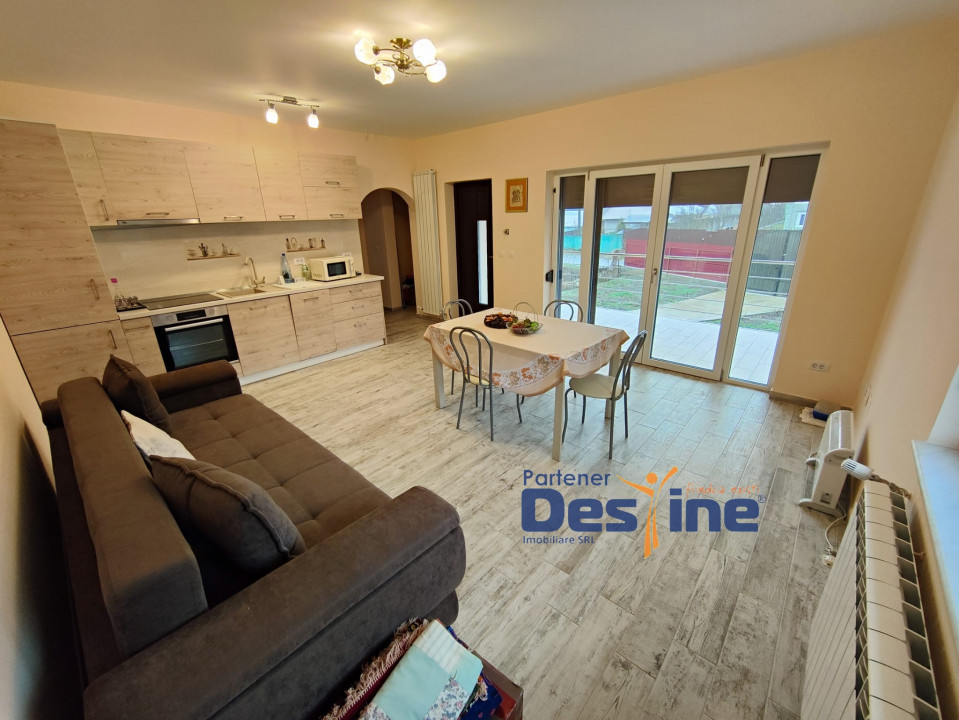 Casă individuală 63mp + 900mp teren la Asfalt, garaj - REDIU