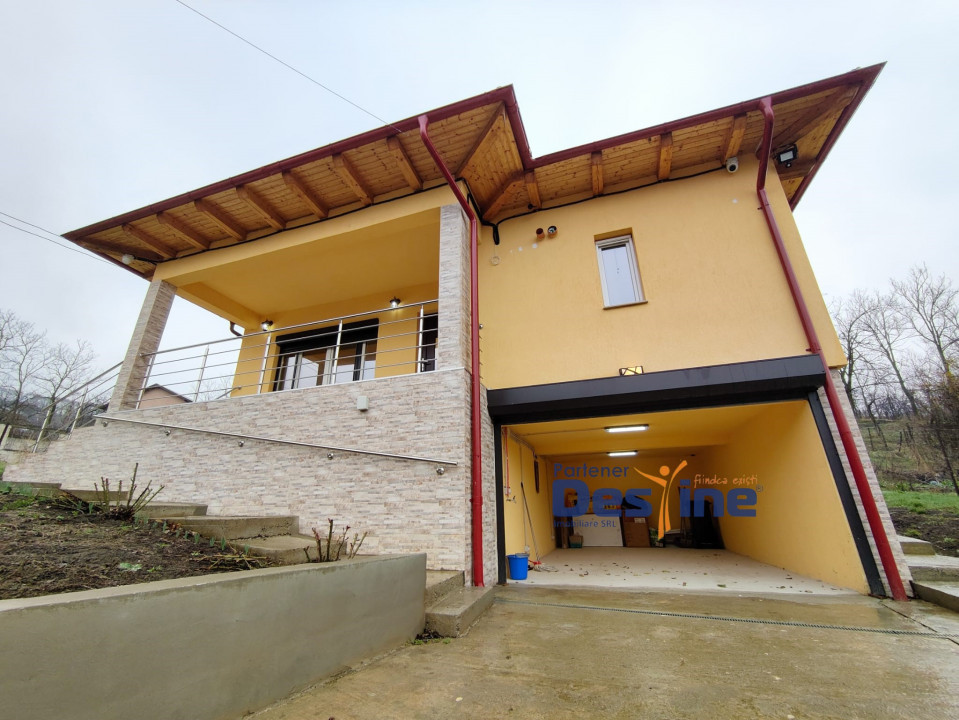 Casă individuală 63mp + 900mp teren la Asfalt, garaj - REDIU