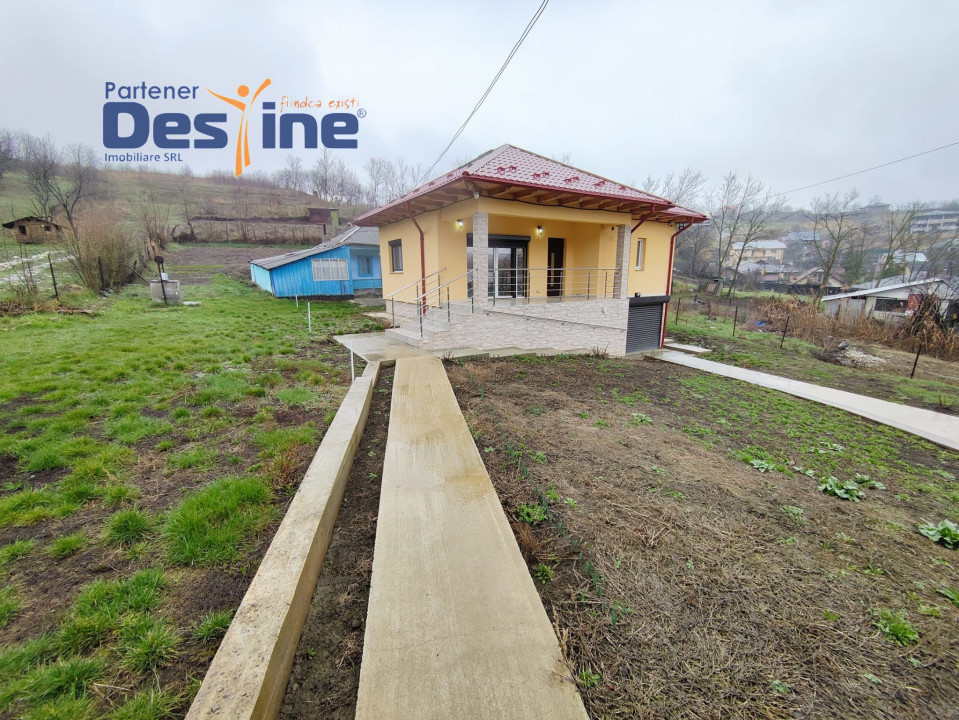 Casă individuală 63mp + 900mp teren la Asfalt, garaj - REDIU