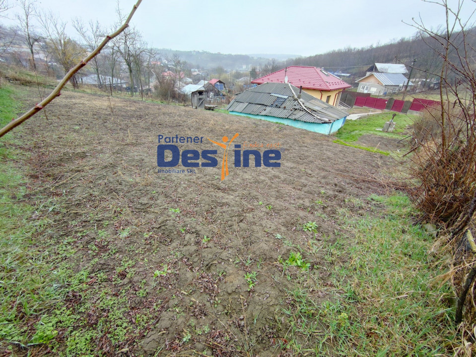 Casă individuală 63mp + 900mp teren la Asfalt, garaj - REDIU