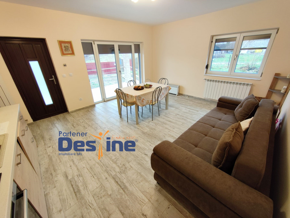 Casă individuală 63mp + 900mp teren la Asfalt, garaj - REDIU