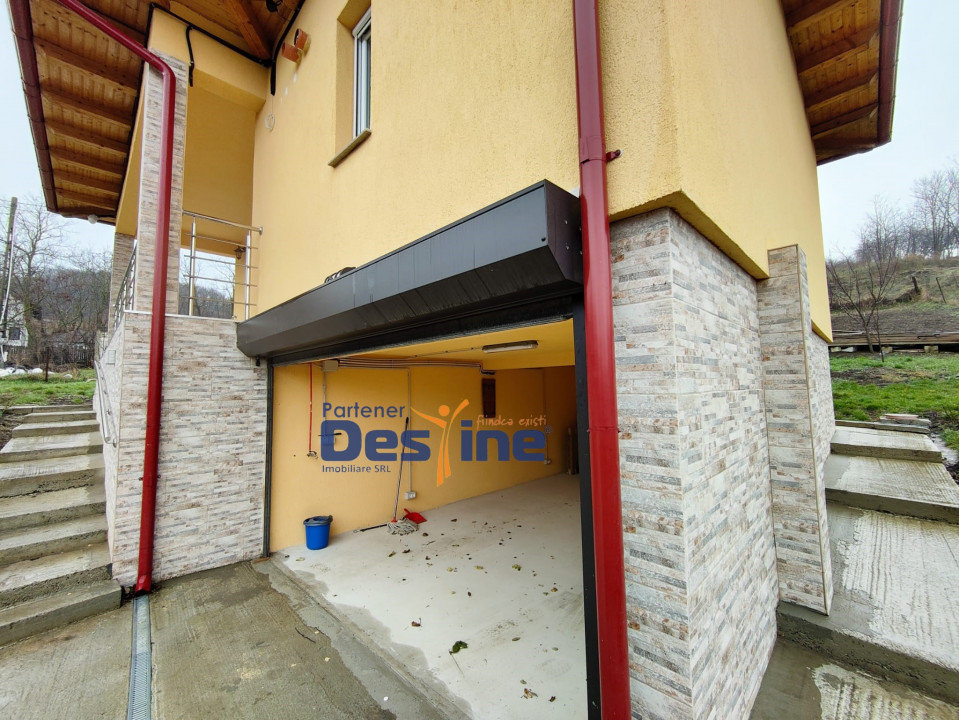 Casă individuală 63mp + 900mp teren la Asfalt, garaj - REDIU