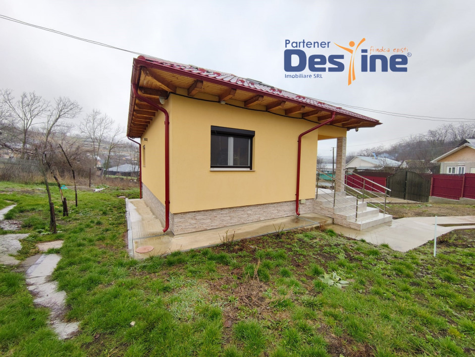 Casă individuală 63mp + 900mp teren la Asfalt, garaj - REDIU