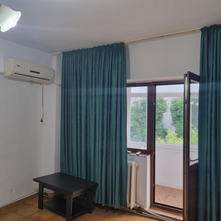 APARTAMENT DE VANZARE CU 3 CAMERE 