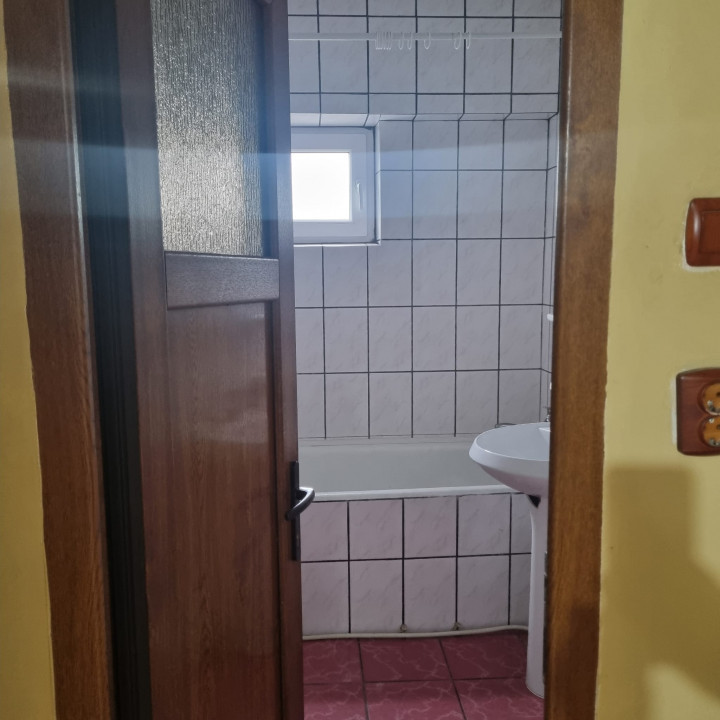APARTAMENT DE VANZARE CU 3 CAMERE 