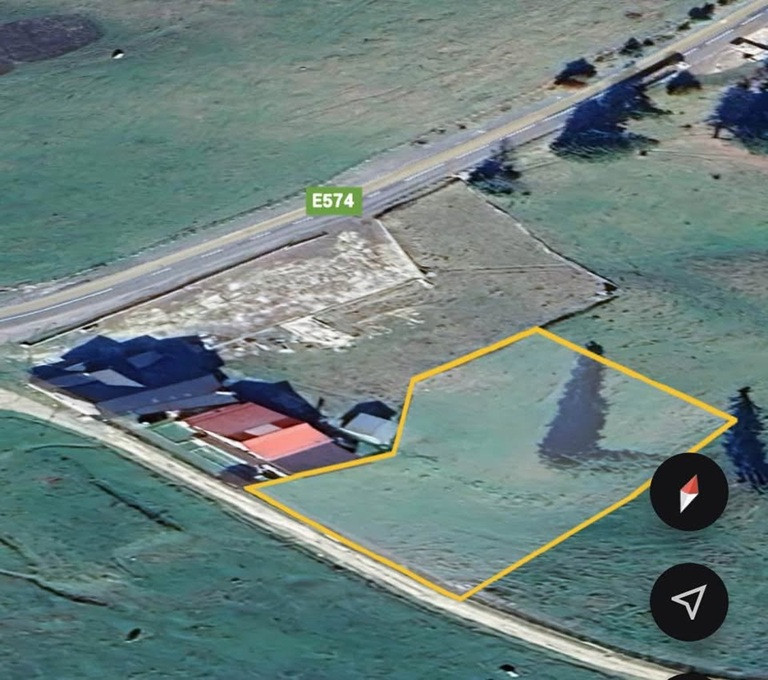 Vând 3000 mp Dealul Sasului