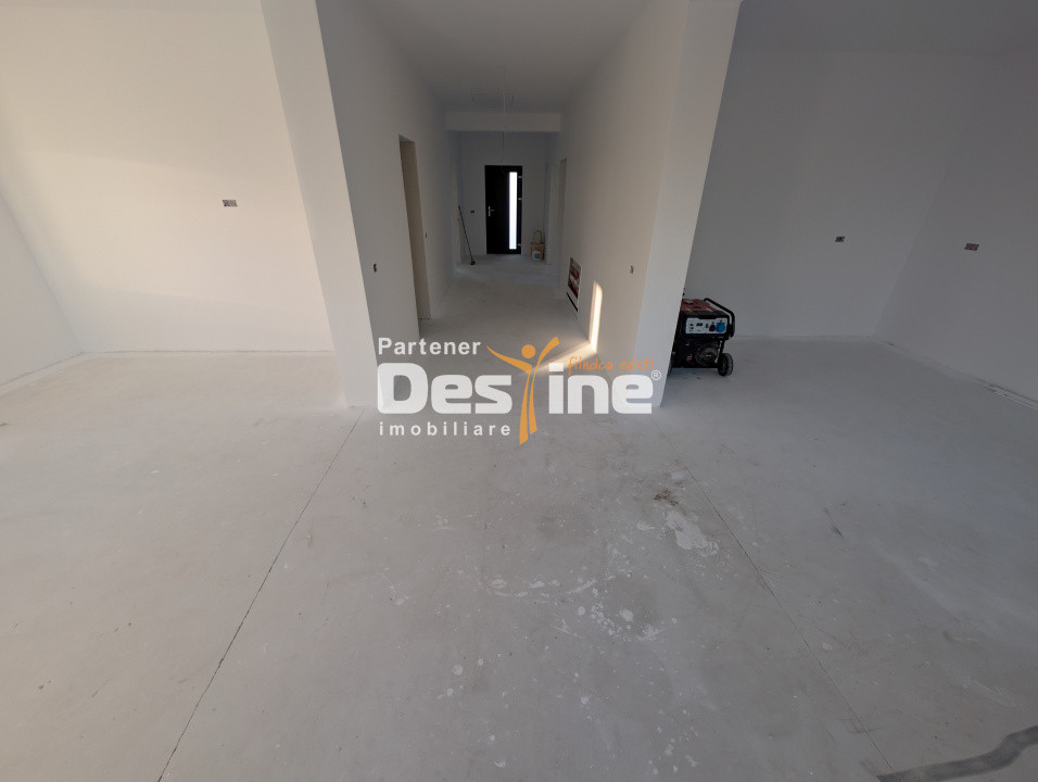 Casă individuală P+POD 4 camere 107 mp utili, 2 băi cu geam, teren 500 mp Breazu