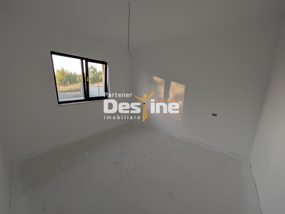 Casă individuală P+POD 4 camere 107 mp utili, 2 băi cu geam, teren 500 mp Breazu
