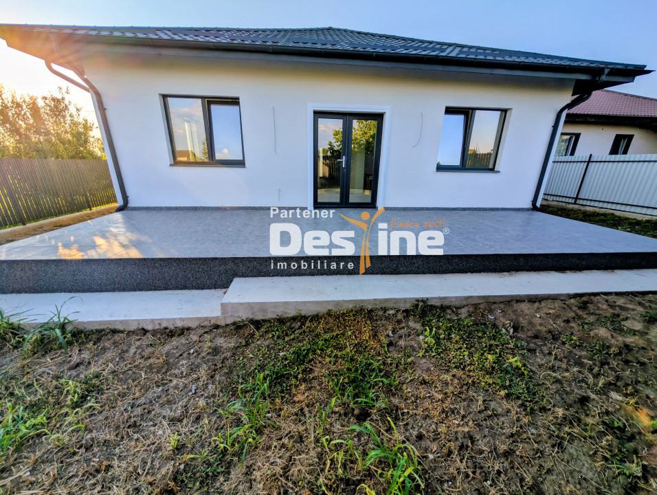 Casă individuală P+POD 4 camere 107 mp utili, 2 băi cu geam, teren 500 mp Breazu