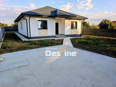 Casă individuală P+POD 4 camere 107 mp utili, 2 băi cu geam, teren 500 mp Breazu