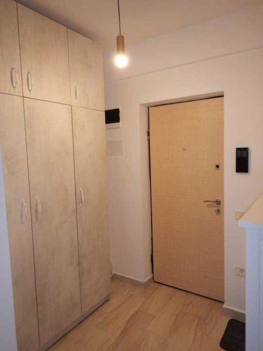 Garsonieră spațioasă de închiriat – Complex Valcom, Brașov | 42 m² | Decomandata