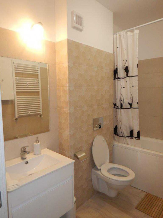 Garsonieră spațioasă de închiriat – Complex Valcom, Brașov | 42 m² | Decomandata