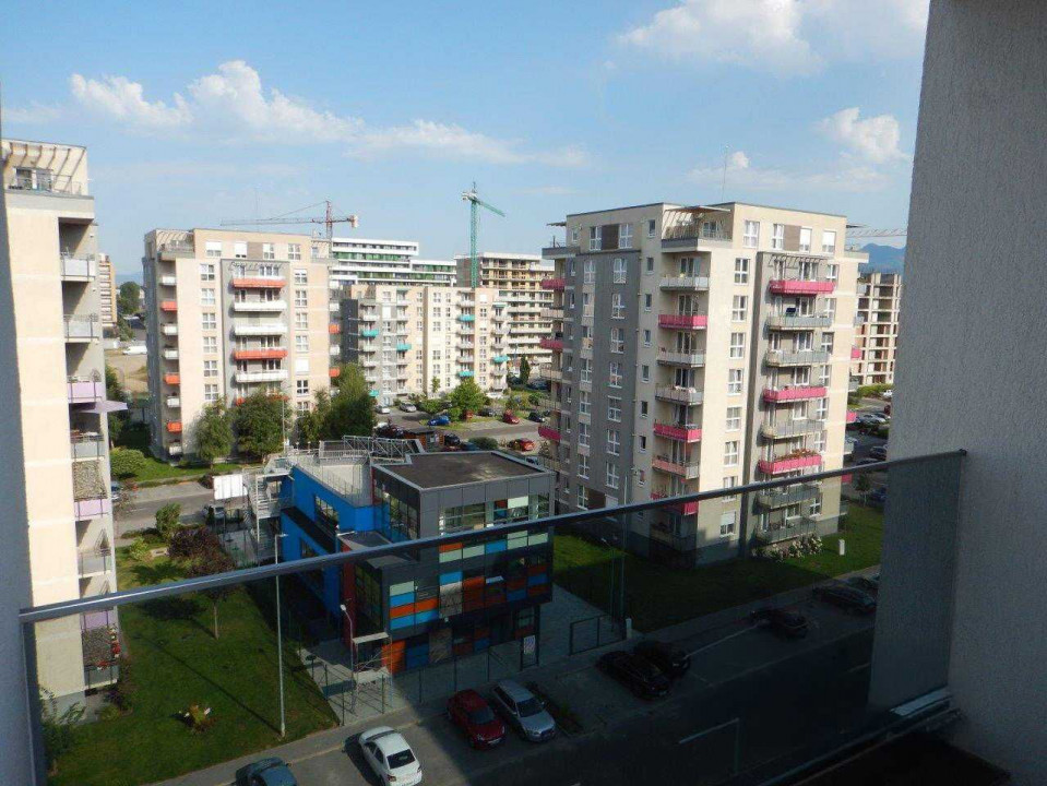 Garsonieră spațioasă de închiriat – Complex Valcom, Brașov | 42 m² | Decomandata