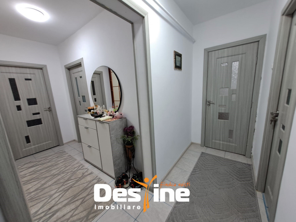 MIRCEA CEL BATRAN, Apartament 2 camere, decomandat, 110.000 Euro