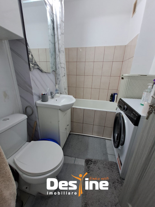 MIRCEA CEL BATRAN, Apartament 2 camere, decomandat, 110.000 Euro
