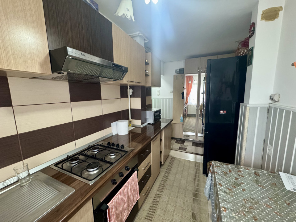 Apartament 3 camere la cheie etaj 2