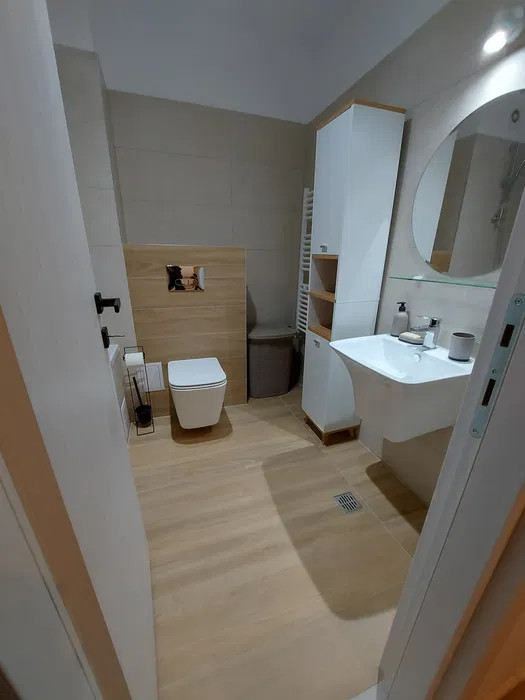 🏡 Apartament modern cu 2 camere de inchiriat – zona Tractorul , Brașov