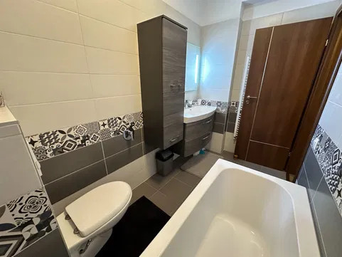 Apartament premium cu 3 camere, complet mobilat – Oportunitate unică