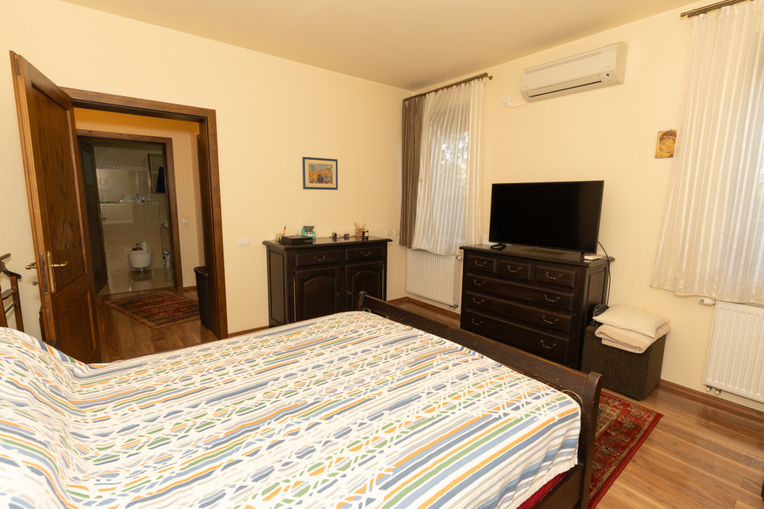 Vila individuala Peris Ilfov , 7 camere , 5 bai , piscina acopeita 