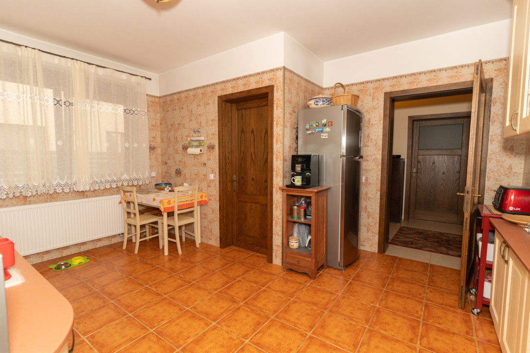Vila individuala Peris Ilfov , 7 camere , 5 bai , piscina acopeita 
