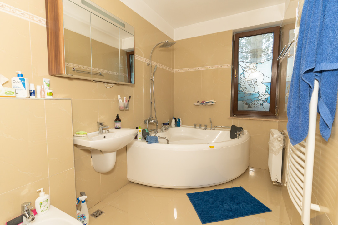 Vila individuala Peris Ilfov , 7 camere , 5 bai , piscina acopeita 