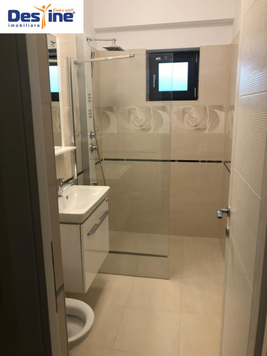Apartament de inchiriat 3 camere-zona Rovine 