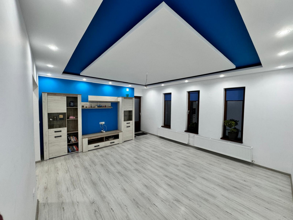 VILA DE VANZARE P+E+M   BREAZU -  IASI 