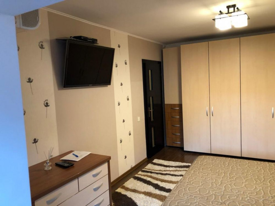 Apartament de inchiriat 2 camere, decomandat, zona Racadau