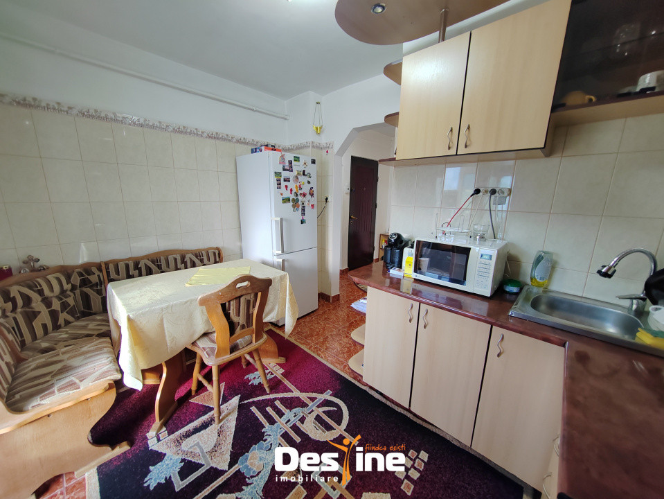  cartier NICOLINA II - Apartament 3 camere DECOMANDAT 70,23 mp