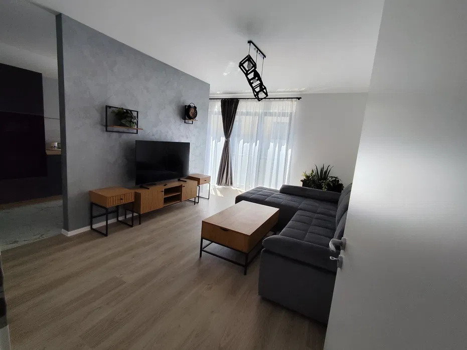Apartament 2 cam DECOMANDAT 77 MP, TRACTORUL