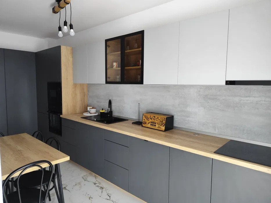 Apartament 2 cam DECOMANDAT 77 MP, TRACTORUL