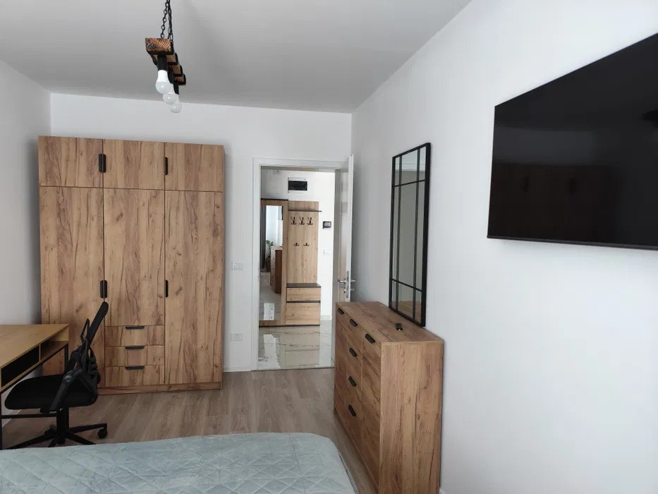 Apartament 2 cam DECOMANDAT 77 MP, TRACTORUL