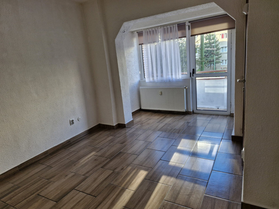 Garsonieră complet mobilată | CENTRUL CIVIC | etajul 1 cu balcon 