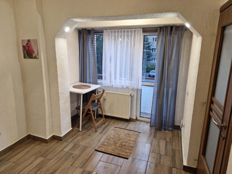 Garsonieră complet mobilată | CENTRUL CIVIC | etajul 1 cu balcon 
