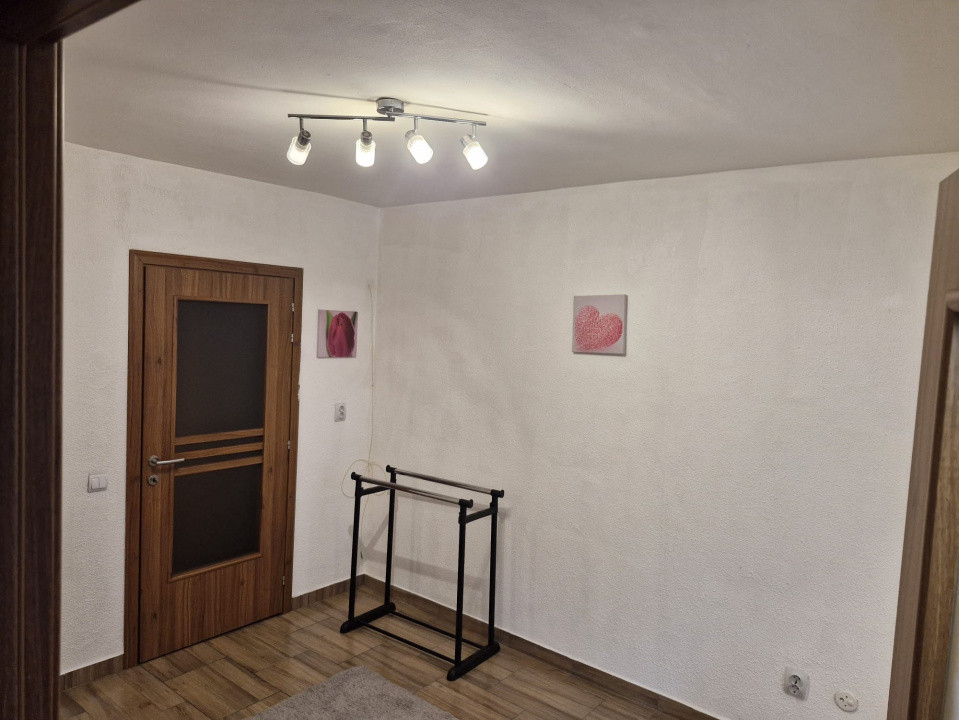 Garsonieră complet mobilată | CENTRUL CIVIC | etajul 1 cu balcon 