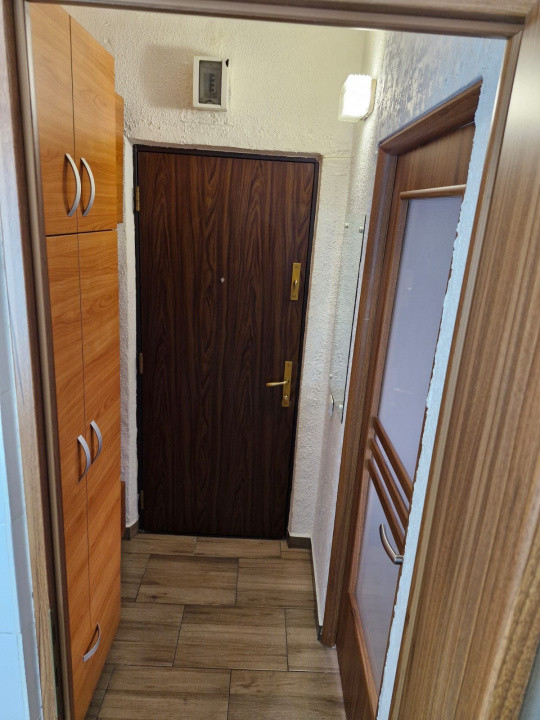 Garsonieră complet mobilată | CENTRUL CIVIC | etajul 1 cu balcon 