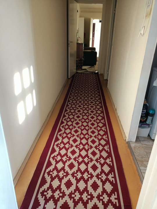 Apartament 3 camere, etajul 4/4, zona Eremia Grigorescu, Vest