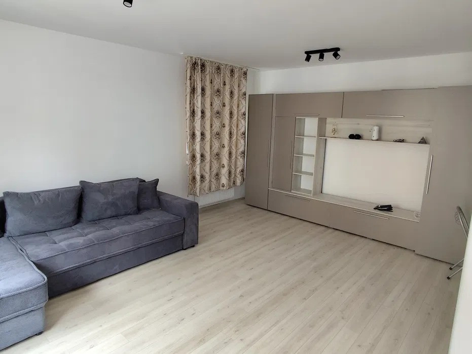 Apartament de închiriat în TopCity-Tractorul, etajul 3 