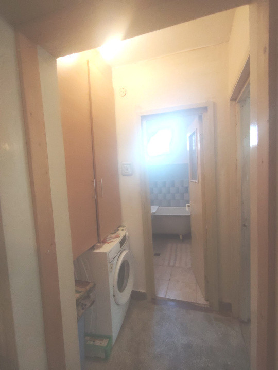 apartament semidecomandat etaj 1
