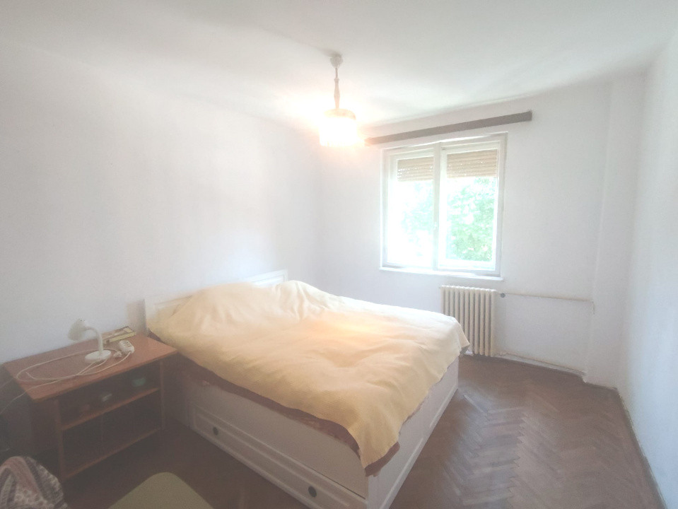 apartament semidecomandat etaj 1